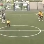 Ejercicio 1 contra 1 con finalización y transición a defensa. Entrenamiento de Fútbol